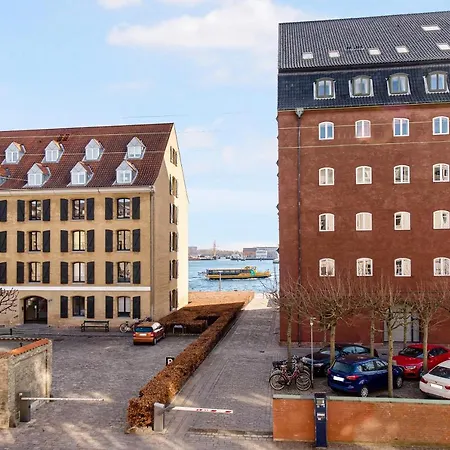 Sanders Frontier - Pleasant Three-bedroom Near Royal Palace Copenhagen